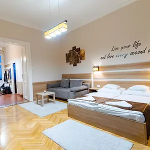 city-center-apartment-debrecen.hotels-hajduszoboszlo-hungary.com/